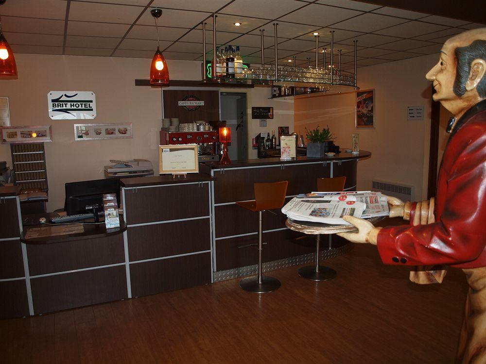 伊文思布里特酒店 圣萨蒂南 外观 照片